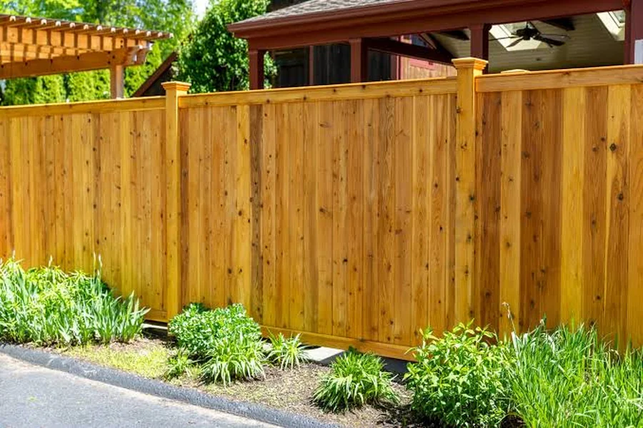 Custom Cut Fence Boards in Fresno: A Practical Guide to Custom-Fit Wood Fencing